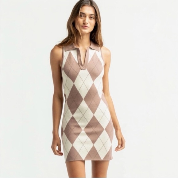 RSQ Argyle knit sleeveless dress. - Picture 2 of 4
